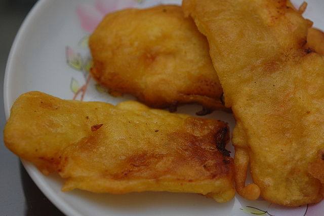 top dishes to try in Kerala banana fritters